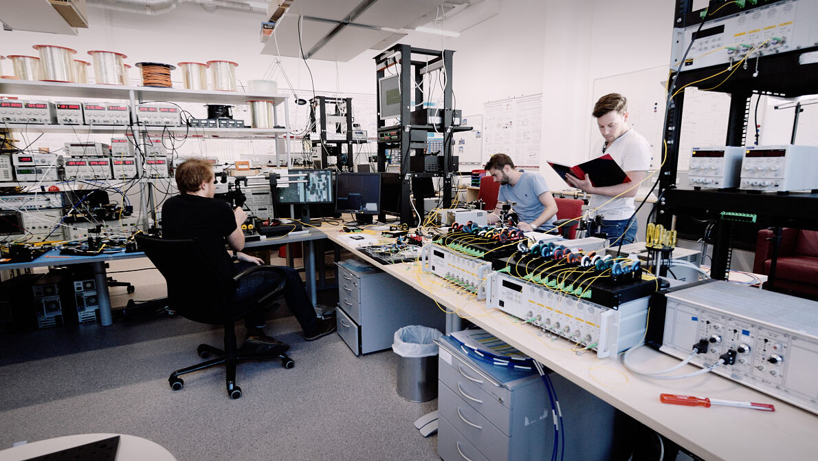 DSS Quantum Photonic Lab