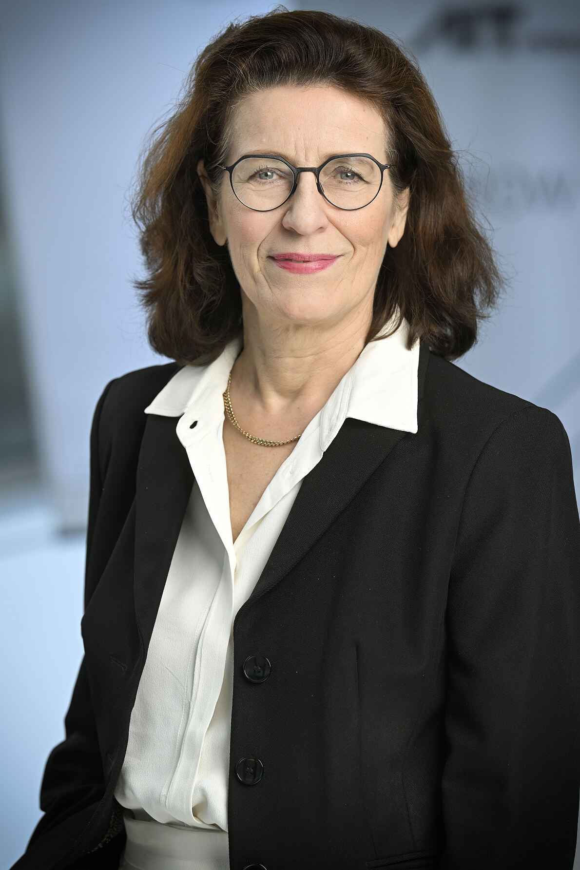 HB Head of Center Elke Guenther 